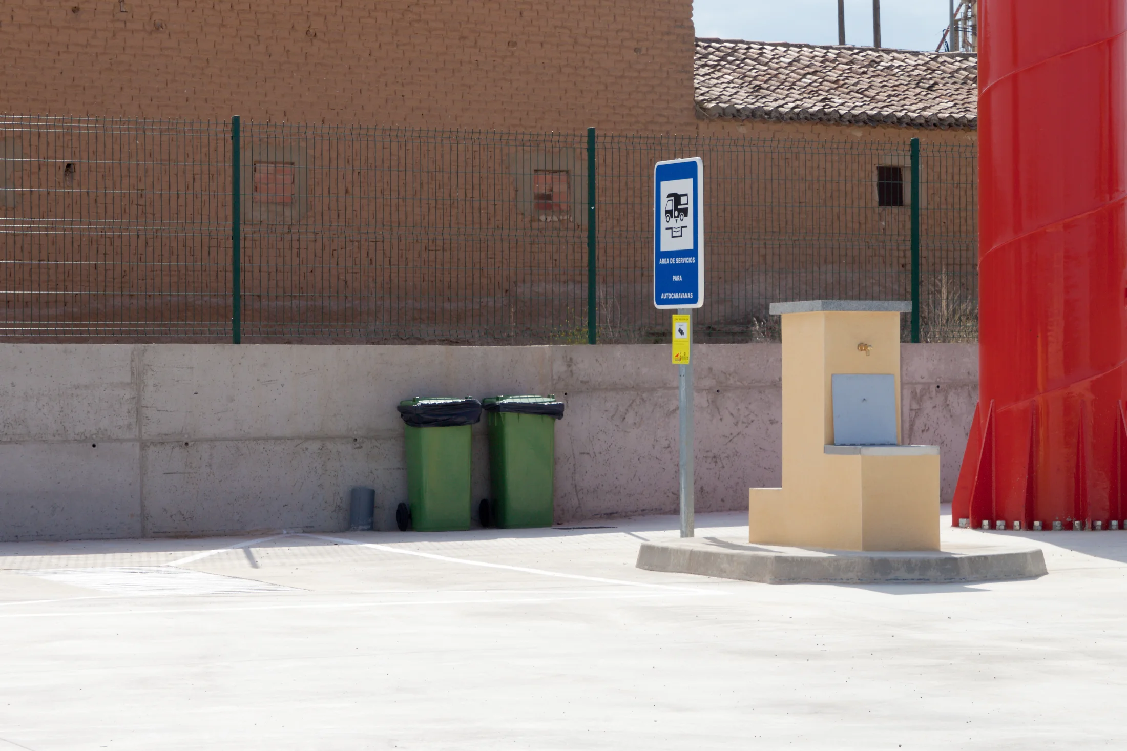 Motorhome area in Villaquirán de los Infantes
